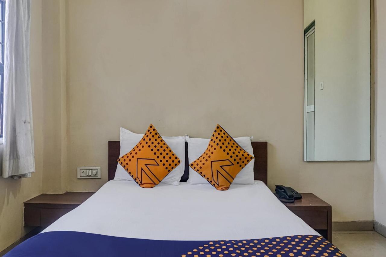 Oyo Flagship 75444 Hotel Kinara Lodging & Boarding Mangvadi Exterior foto