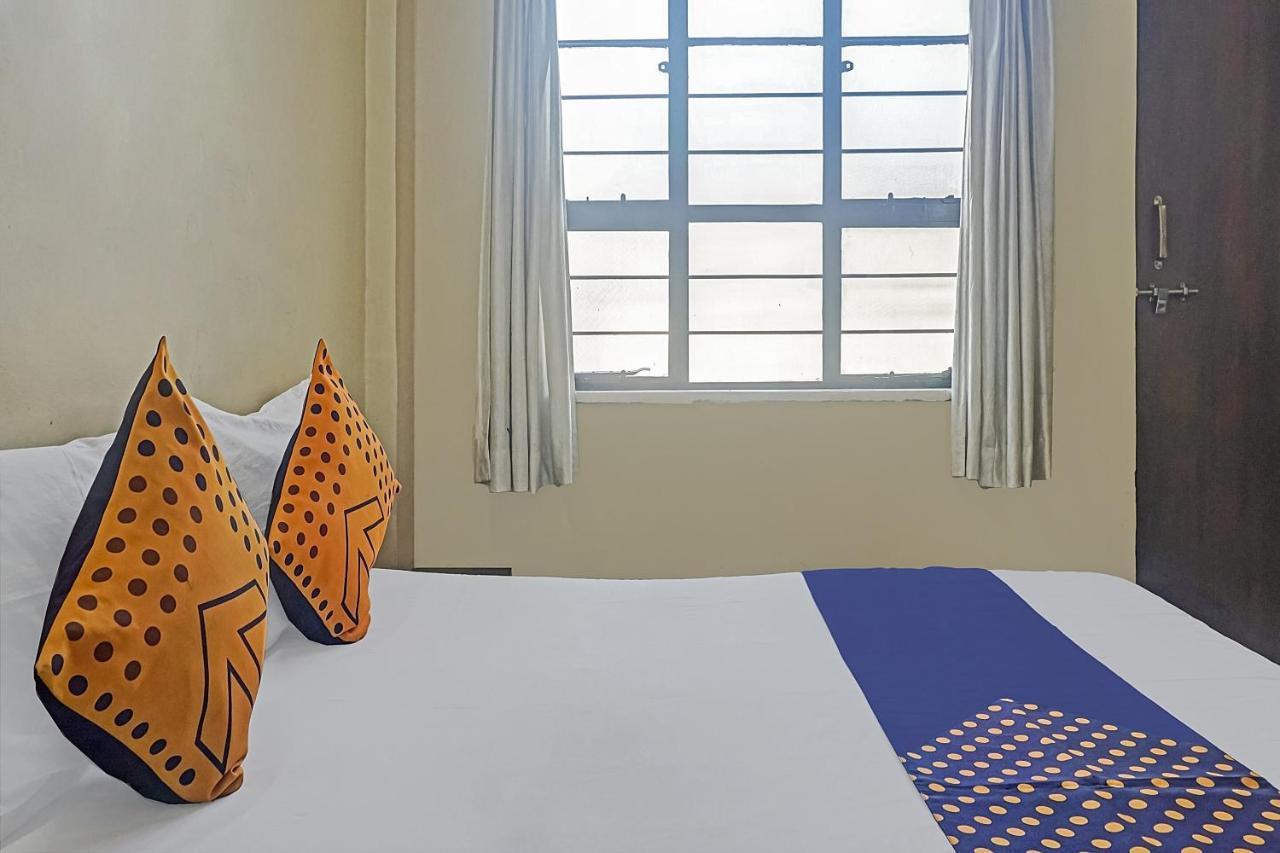 Oyo Flagship 75444 Hotel Kinara Lodging & Boarding Mangvadi Exterior foto