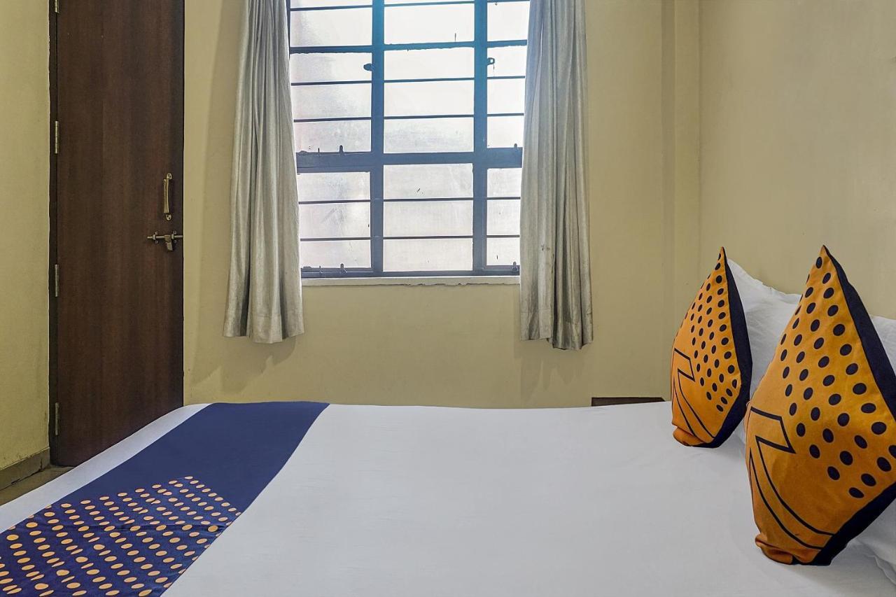 Oyo Flagship 75444 Hotel Kinara Lodging & Boarding Mangvadi Exterior foto