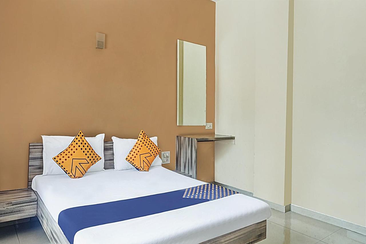 Oyo Flagship 75444 Hotel Kinara Lodging & Boarding Mangvadi Exterior foto